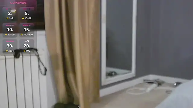 Snapshot of Leah_Brooks chatting on December 5, 2025, 4:55 am Leah Brooks online show from December 5, 2025, 4:55 am