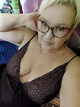 ForgeMeNot51 online show from November 1, 2025, 5:57 am