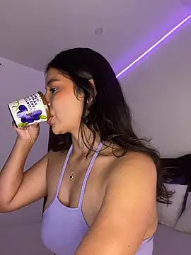 MiaAlarie online show from February 8, 2026, 6:44 am