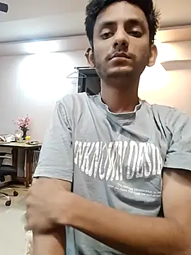 yung cplz online show from January 12, 2026, 1:51 pm