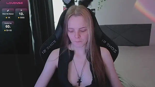 Snapshot of Luna_Navy chatting on November 22, 2025, 8:24 am Luna Navy online show from November 22, 2025, 8:24 am