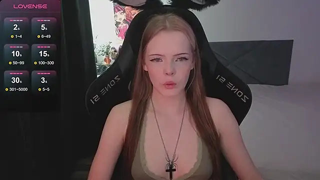 Snapshot of Luna_Navy chatting on November 2, 2025, 9:58 am Luna Navy online show from November 2, 2025, 9:58 am