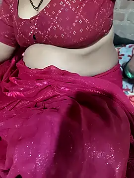 Snapshot of POOJACOUPLE chatting on December 5, 2025, 10:14 am POOJACOUPLE online show from December 5, 2025, 10:14 am