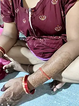 Snapshot of POOJACOUPLE chatting on October 27, 2025, 6:09 pm POOJACOUPLE online show from October 27, 2025, 6:09 pm