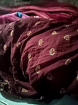 Snapshot of POOJACOUPLE chatting on October 22, 2025, 8:14 am POOJACOUPLE online show from October 22, 2025, 8:14 am