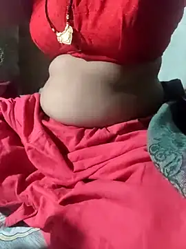 Snapshot of POOJACOUPLE chatting on November 25, 2025, 7:03 pm POOJACOUPLE online show from November 25, 2025, 7:03 pm