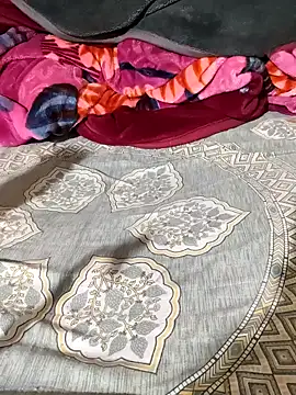 Snapshot of POOJACOUPLE chatting on November 23, 2025, 7:46 pm POOJACOUPLE online show from November 23, 2025, 7:46 pm