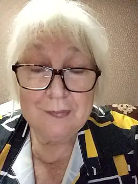 Snapshot of Alexia64231 chatting on November 10, 2025, 10:53 am Alexia64231 online show from November 10, 2025, 10:53 am