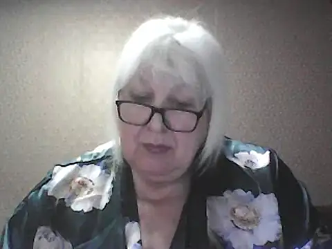Snapshot of Alexia64231 chatting on March 15, 2026, 9:33 pm Alexia64231 online show from March 15, 2026, 9:33 pm