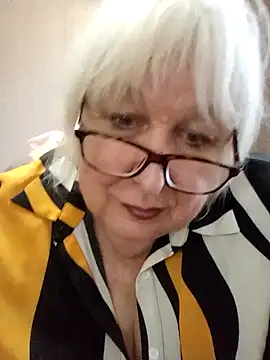 Snapshot of Alexia64231 chatting on November 26, 2025, 9:09 am Alexia64231 online show from November 26, 2025, 9:09 am