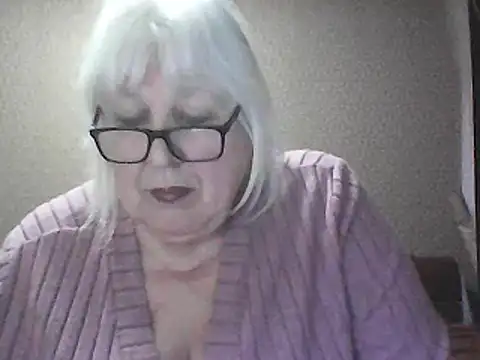 Snapshot of Alexia64231 chatting on April 12, 2026, 2:31 pm Alexia64231 online show from April 12, 2026, 2:31 pm