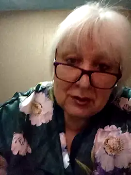 Snapshot of Alexia64231 chatting on December 2, 2025, 4:25 am Alexia64231 online show from December 2, 2025, 4:25 am