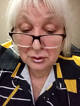 Snapshot of Alexia64231 chatting on November 23, 2025, 2:49 pm Alexia64231 online show from November 23, 2025, 2:49 pm