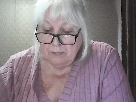 Snapshot of Alexia64231 chatting on April 13, 2026, 2:43 pm Alexia64231 online show from April 13, 2026, 2:43 pm