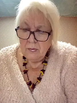 Snapshot of Alexia64231 chatting on October 27, 2025, 7:26 pm Alexia64231 online show from October 27, 2025, 7:26 pm