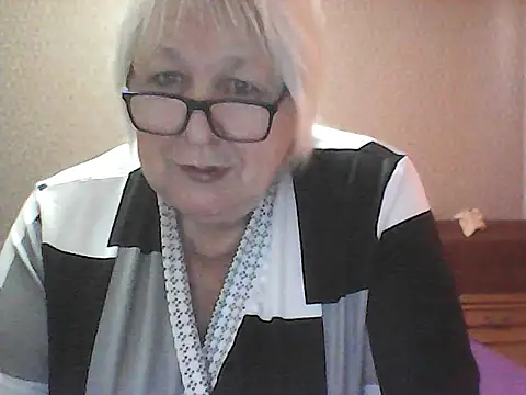 Alexia64231 online show from October 21, 2025, 4:23 am