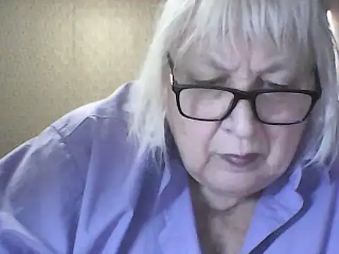 Snapshot of Alexia64231 chatting on March 12, 2026, 4:40 am Alexia64231 online show from March 12, 2026, 4:40 am