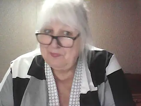 Snapshot of Alexia64231 chatting on April 24, 2026, 2:08 pm Alexia64231 online show from April 24, 2026, 2:08 pm