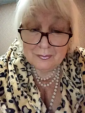 Snapshot of Alexia64231 chatting on November 3, 2025, 5:12 am Alexia64231 online show from November 3, 2025, 5:12 am