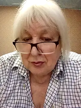 Snapshot of Alexia64231 chatting on November 25, 2025, 4:02 am Alexia64231 online show from November 25, 2025, 4:02 am