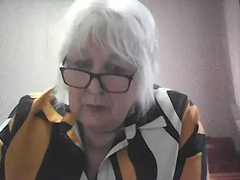 Snapshot of Alexia64231 chatting on December 14, 2025, 8:53 am Alexia64231 online show from December 14, 2025, 8:53 am