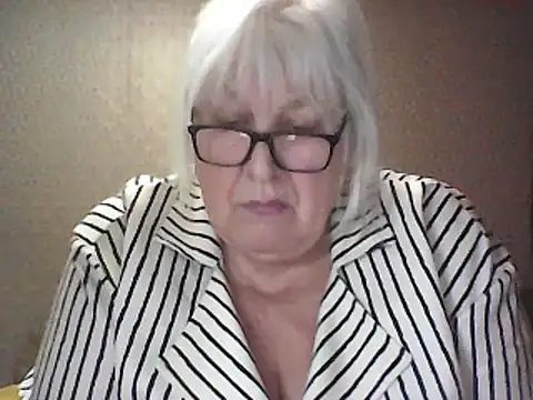 Snapshot of Alexia64231 chatting on March 10, 2026, 4:00 pm Alexia64231 online show from March 10, 2026, 4:00 pm