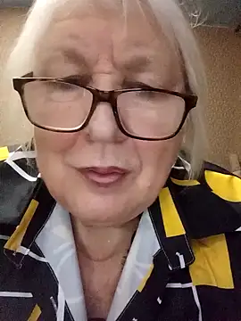 Snapshot of Alexia64231 chatting on November 12, 2025, 3:10 am Alexia64231 online show from November 12, 2025, 3:10 am