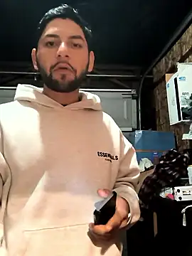 Snapshot of Julians26ne chatting on January 18, 2026, 2:09 pm Julians26ne online show from January 18, 2026, 2:09 pm