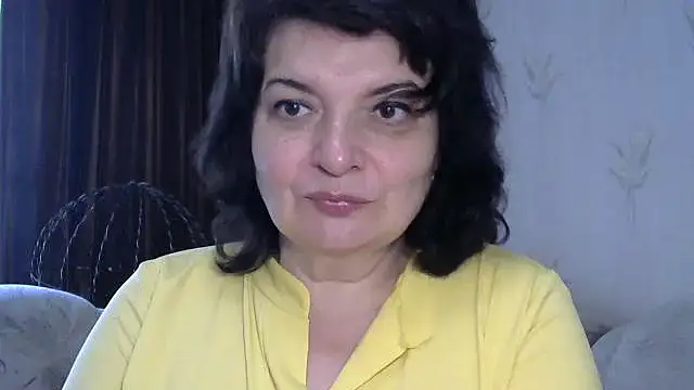 Snapshot of LedyNika chatting on April 18, 2026, 9:44 am LedyNika online show from April 18, 2026, 9:44 am