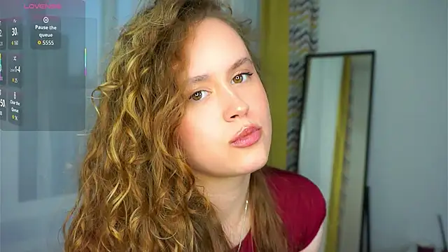 SusannaScholler online show from September 8, 2025, 4:50 pm