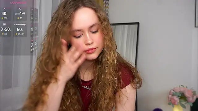 Snapshot of SusannaScholler chatting on December 21, 2025, 9:48 pm SusannaScholler online show from December 21, 2025, 9:48 pm