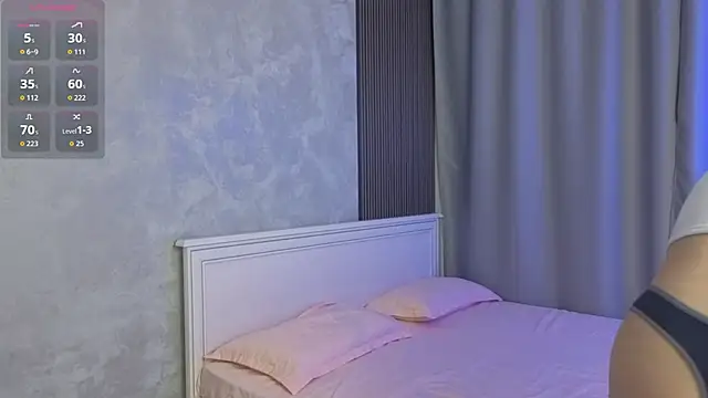 akino hen online show from September 30, 2025, 4:13 pm