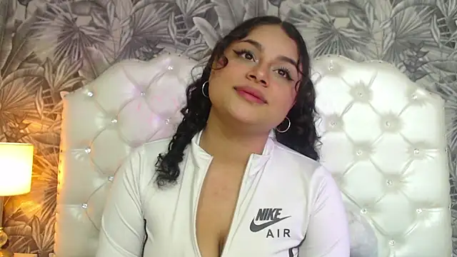 RylieRoss online show from December 2, 2025, 1:02 pm