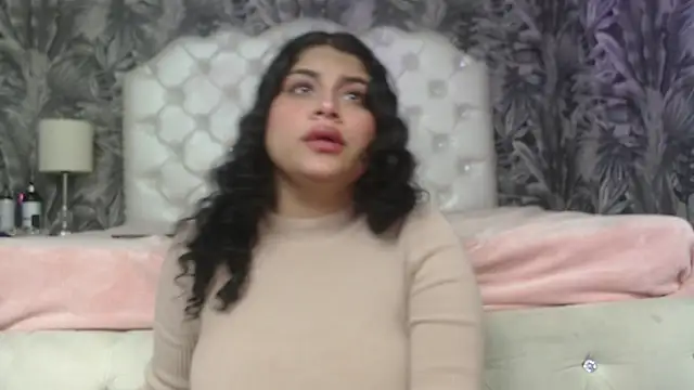 RylieRoss online show from October 29, 2025, 1:21 pm