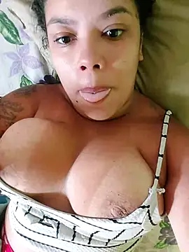 Snapshot of biancaalvess chatting on February 10, 2026, 12:04 pm biancaalvess online show from February 10, 2026, 12:04 pm