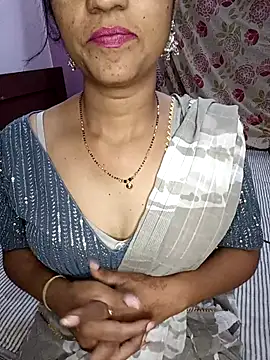 Snapshot of Mysore_Mallika chatting on October 31, 2025, 2:13 pm Mysore Mallika online show from October 31, 2025, 2:13 pm