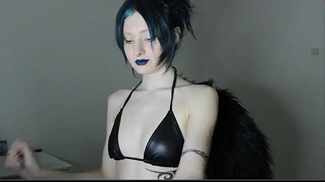 midnightsiren777 online show from March 5, 2026, 9:43 pm