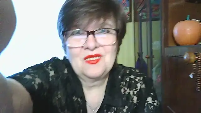 Snapshot of VeronicaGold511 chatting on June 1, 2026, 6:46 am VeronicaGold511 online show from June 1, 2026, 6:46 am