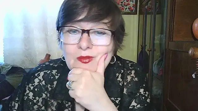 Snapshot of VeronicaGold511 chatting on May 7, 2026, 7:34 am VeronicaGold511 online show from May 7, 2026, 7:34 am
