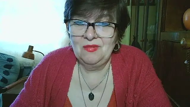 Snapshot of VeronicaGold511 chatting on May 15, 2026, 6:33 am VeronicaGold511 online show from May 15, 2026, 6:33 am
