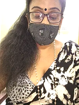 Snapshot of sweet-lotus chatting on November 2, 2025, 11:37 am sweet-lotus online show from November 2, 2025, 11:37 am