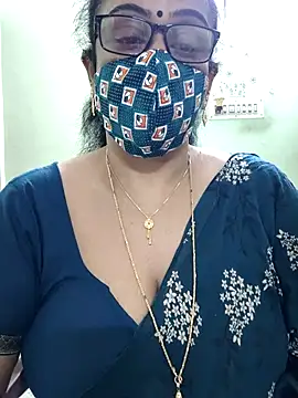 sweet-lotus online show from February 12, 2026, 3:28 am