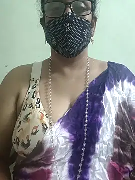 Snapshot of sweet-lotus chatting on November 3, 2025, 9:24 am sweet-lotus online show from November 3, 2025, 9:24 am