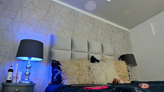 Snapshot of Yara_Bliss_ chatting on December 17, 2025, 6:02 pm Yara Bliss online show from December 17, 2025, 6:02 pm