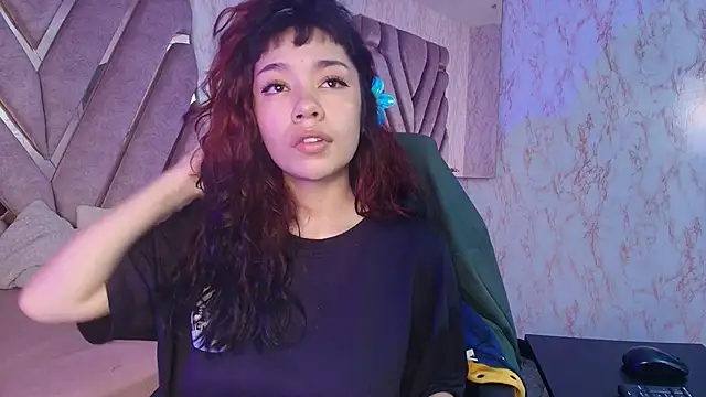 Snapshot of redd_pandaa chatting on June 3, 2026, 3:40 am redd pandaa online show from June 3, 2026, 3:40 am