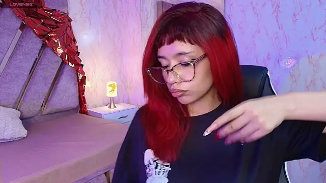 Snapshot of redd_pandaa chatting on February 25, 2026, 1:28 am redd pandaa online show from February 25, 2026, 1:28 am