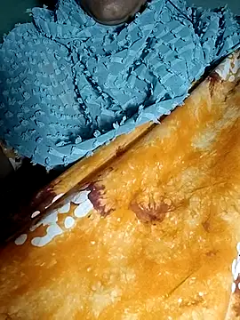 Hotty-Monaa online show from November 14, 2025, 5:05 pm