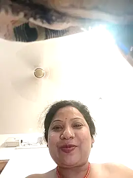 Cute-Janvi20 online show from October 3, 2025, 9:05 pm