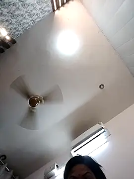 Snapshot of Cute-Janvi20 chatting on March 18, 2026, 6:42 pm Cute-Janvi20 online show from March 18, 2026, 6:42 pm