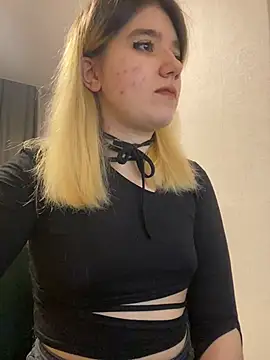 Snapshot of Cherry___Blossom chatting on April 6, 2026, 3:24 pm Cherry Blossom online show from April 6, 2026, 3:24 pm